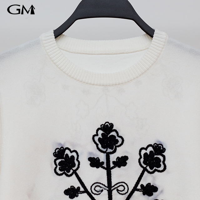 Fashion Flower Pattern Knitted Top