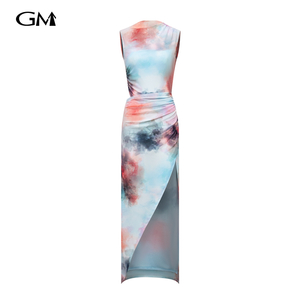 Fashionable and sexy sleeveless dress
