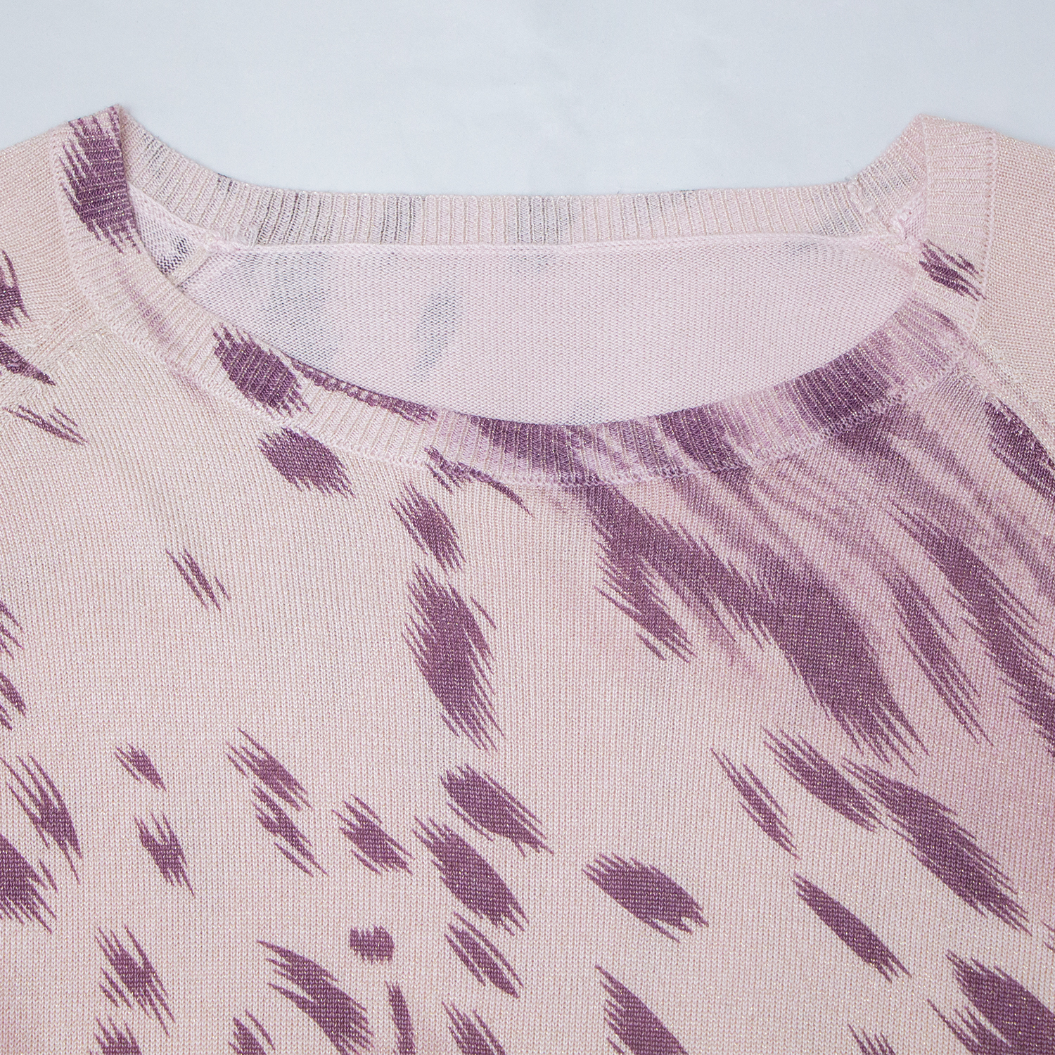 New round neck printed knit top