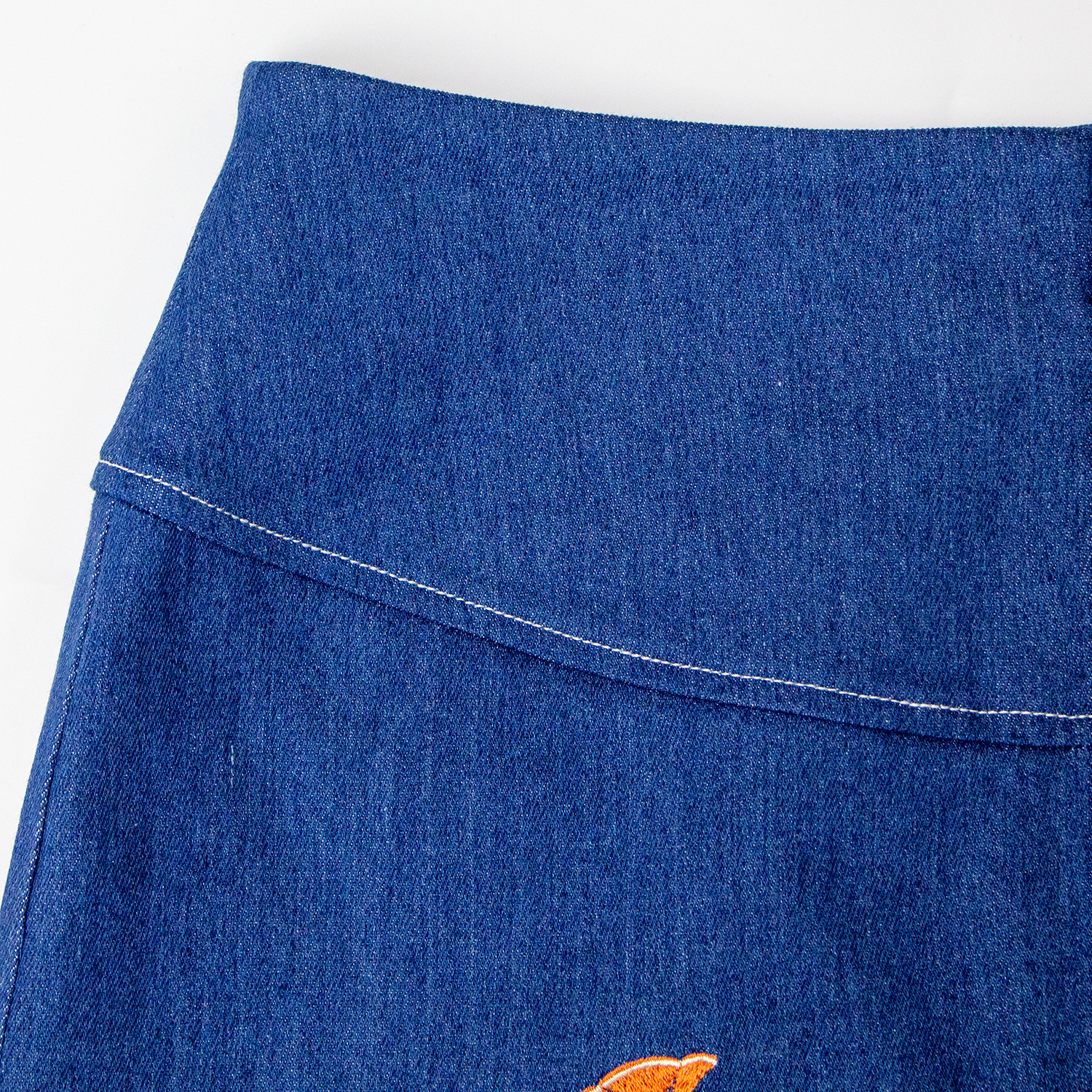 New flower embroidered half body denim skirt