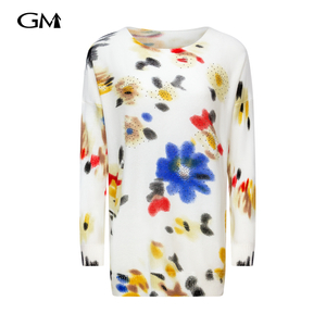 New floral print medium length knitted top