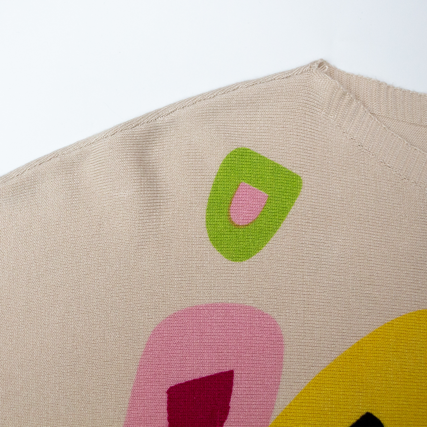 New geometric printed knitted top