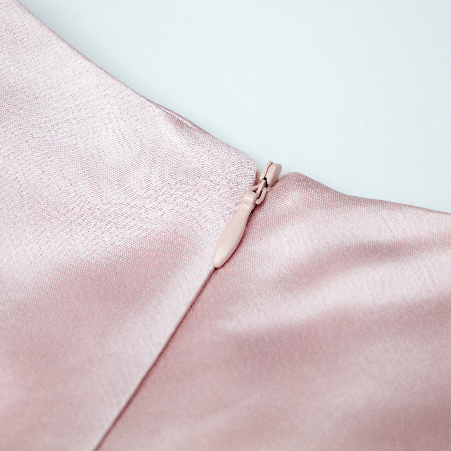 New solid color waist cinching dress