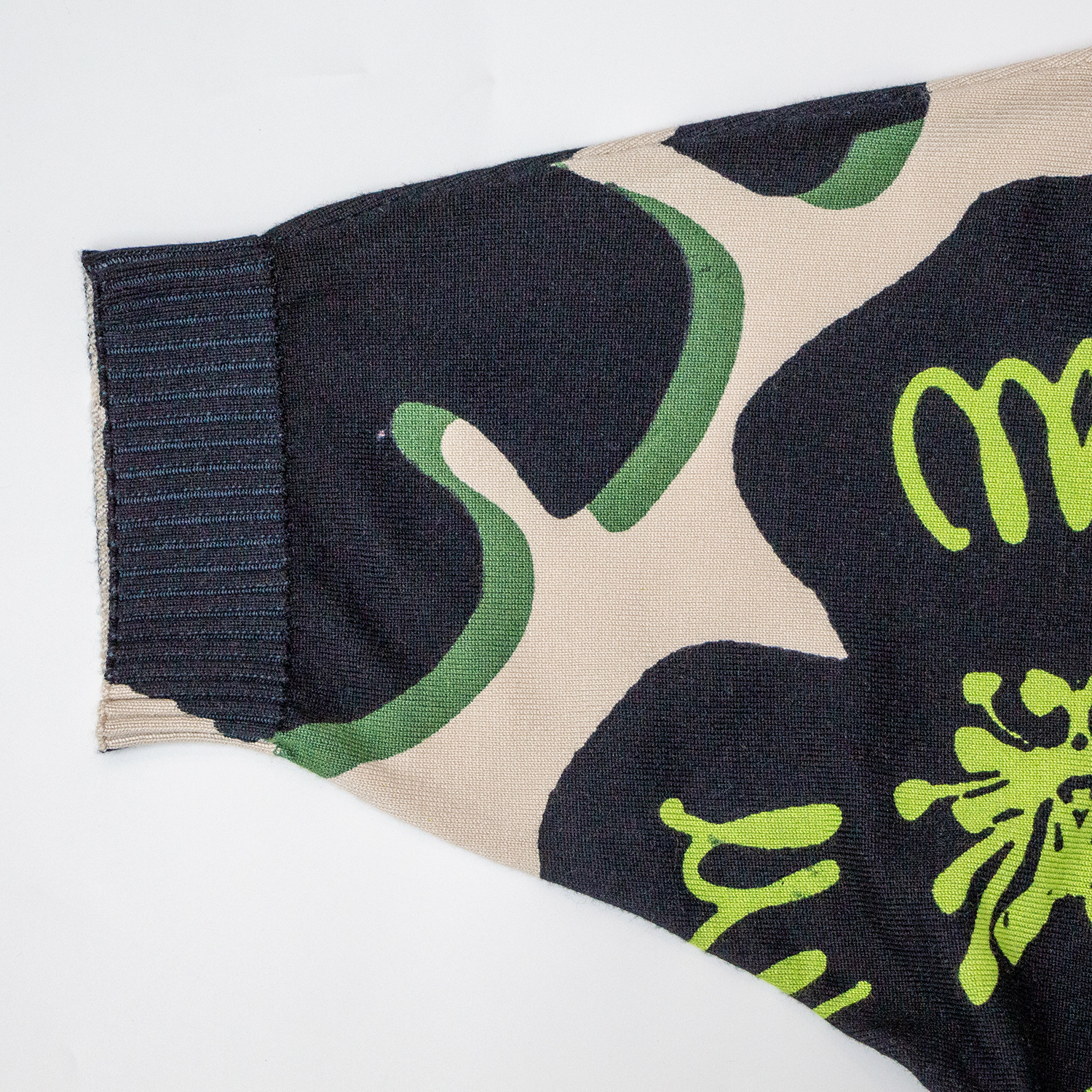 New Graffiti Printed Knitted Top
