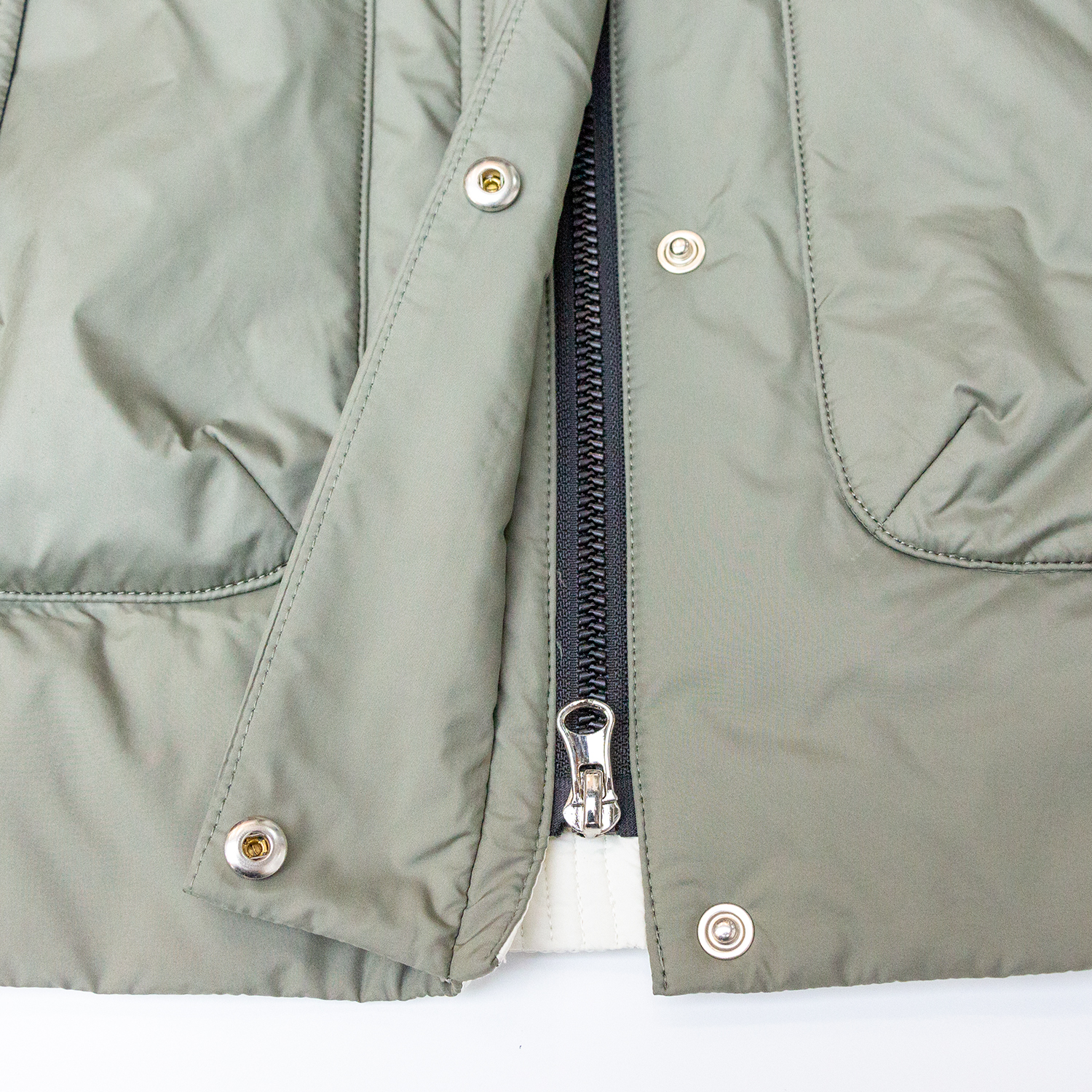 Fashionable and minimalist long sleeved cotton jacket