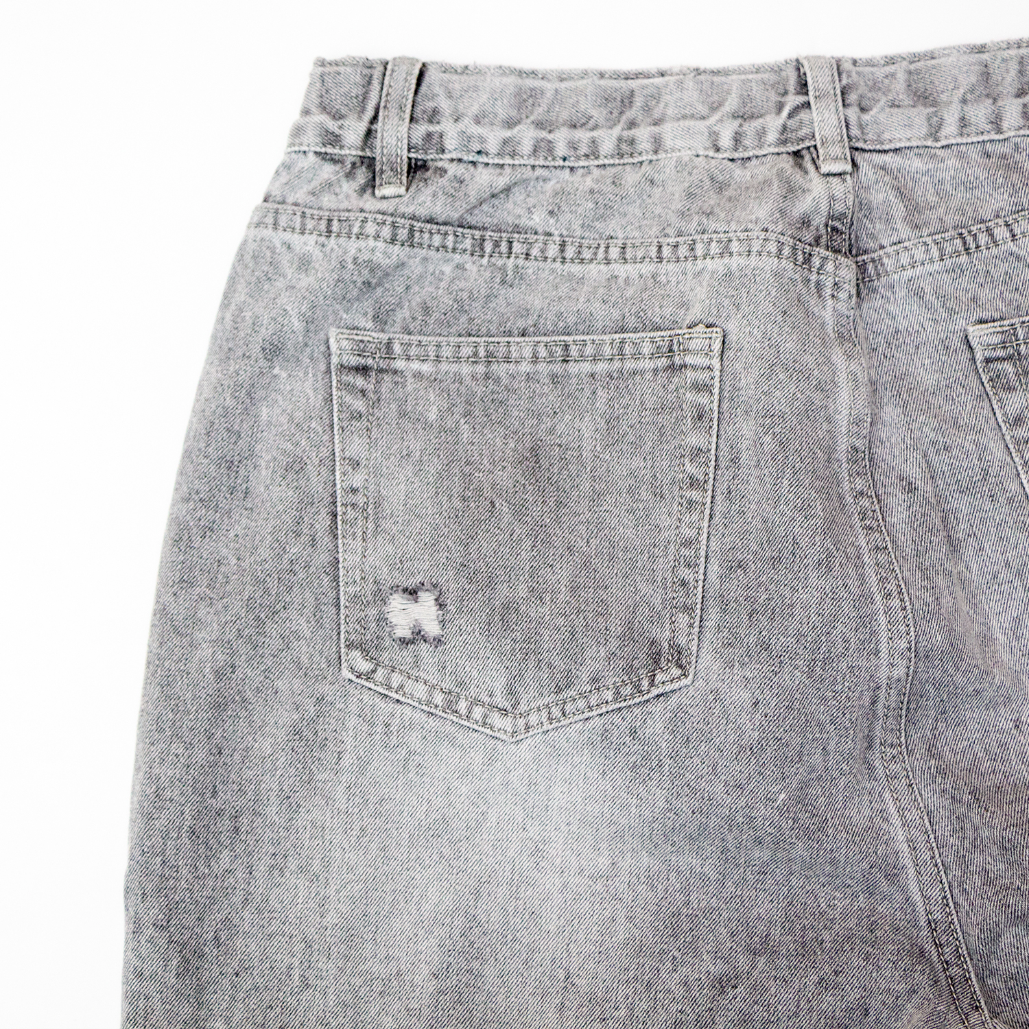 New perforated straight leg long jeans