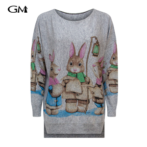 Fashionable round neck rabbit print gray knitted top