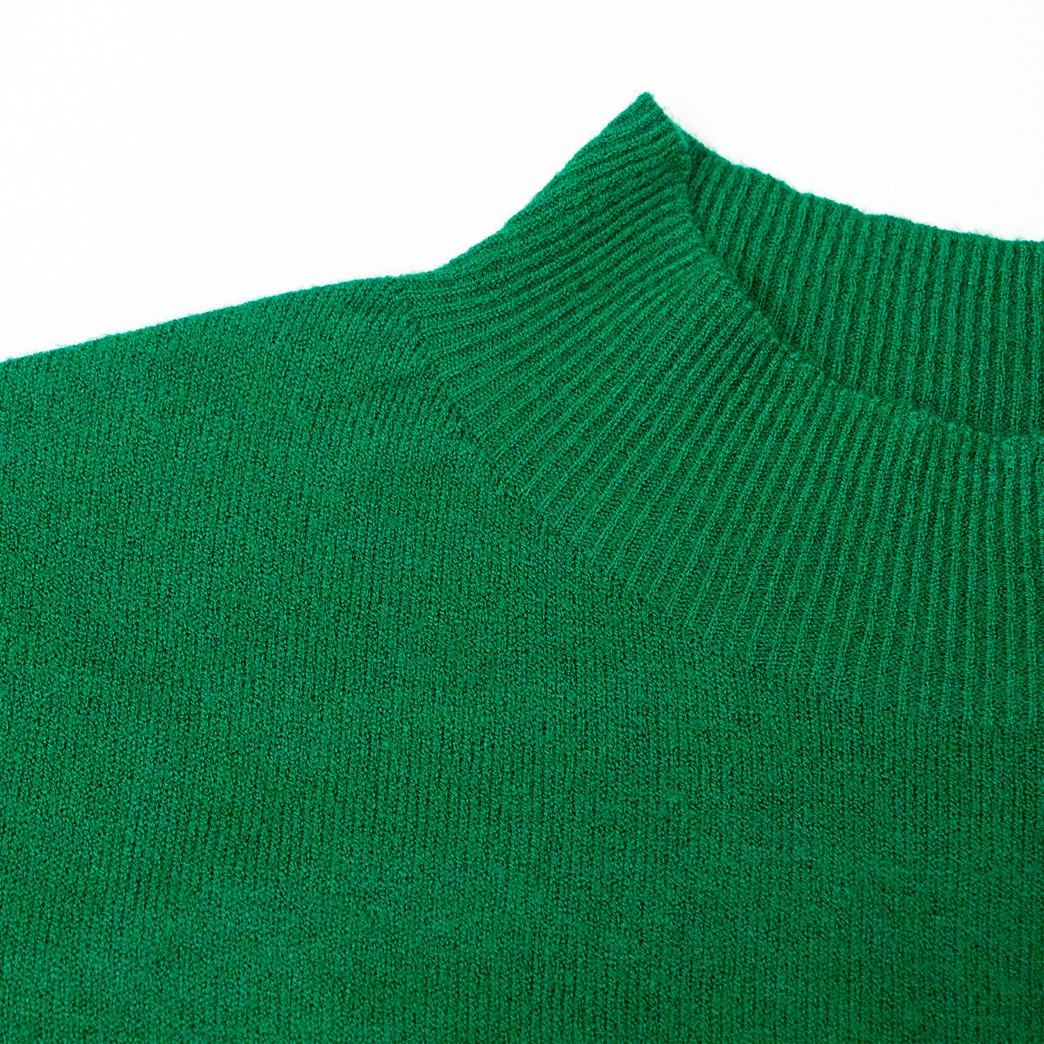 New minimalist solid color wool sweater