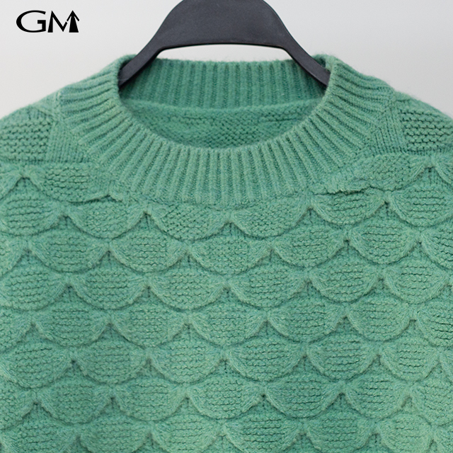 Lantern sleeve fish scale loose knit top green